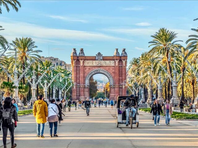 Madrid & Valencia & Barcelona Turu Pegasus Hava Yolları İle 4 Gece (VIT-VIT)